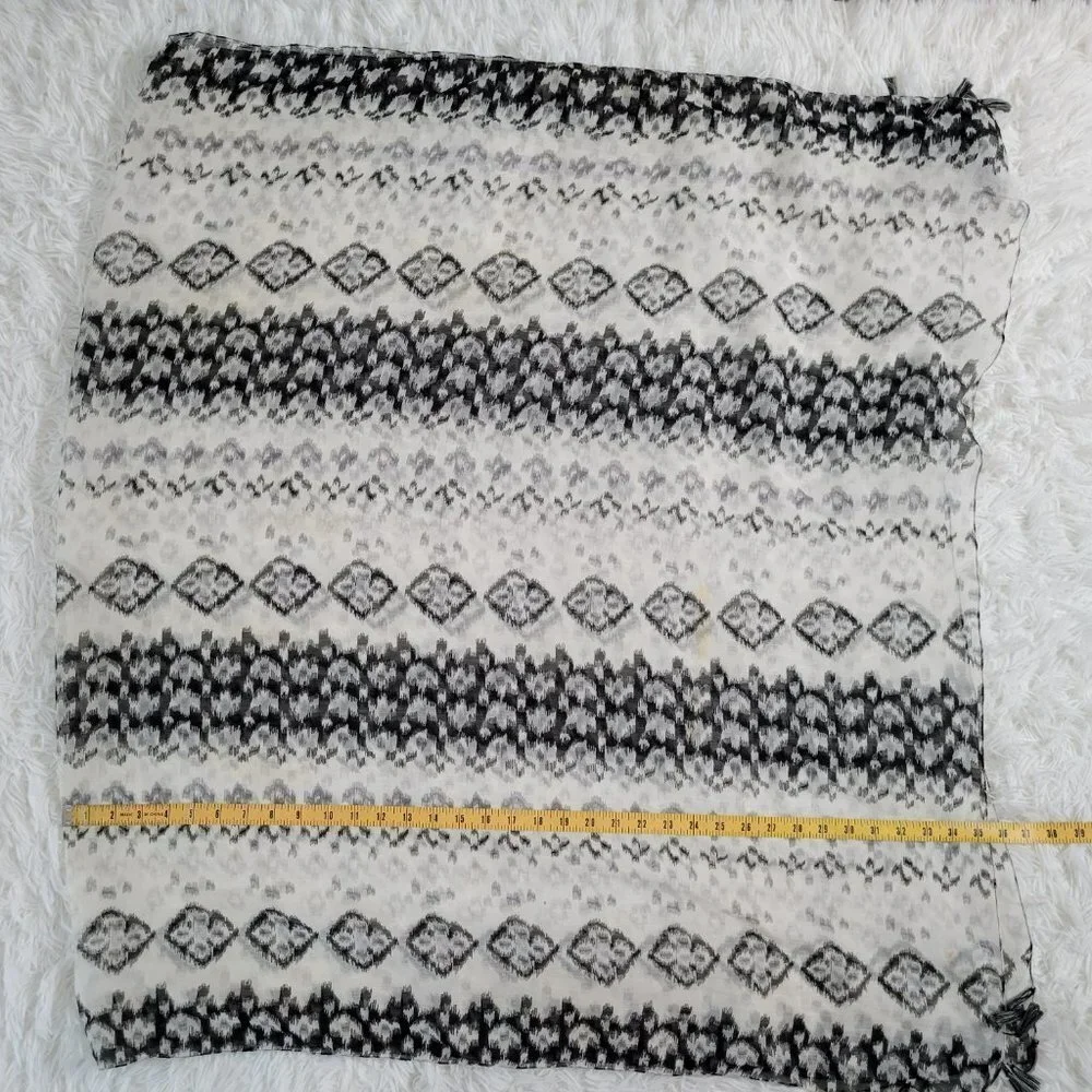 N/A black white